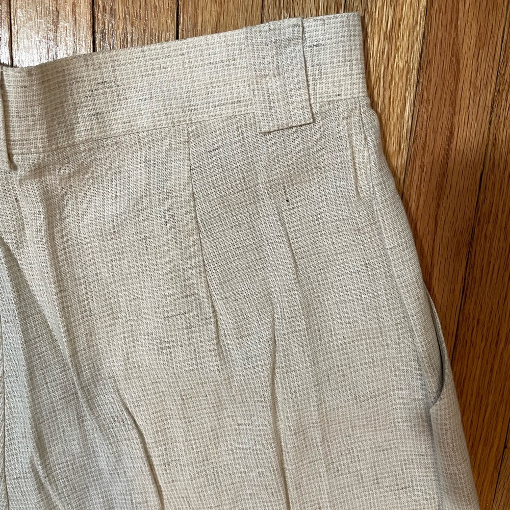 Vintage Beige Linen Pleated Shorts - Picture 14 of 15